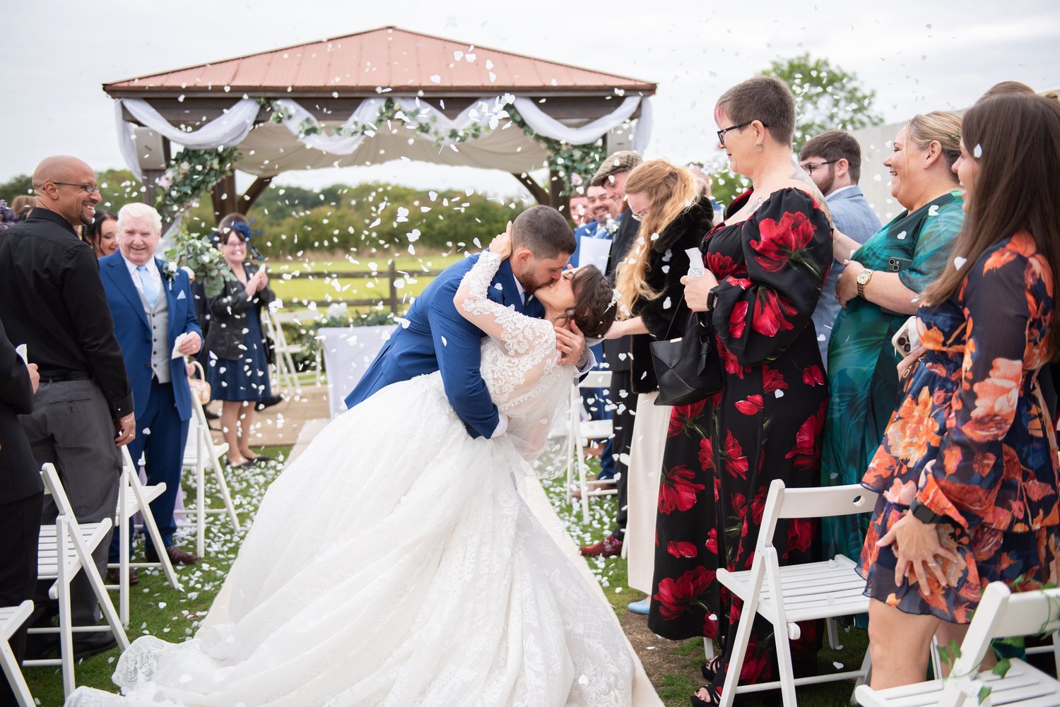 A kiss in the confetti